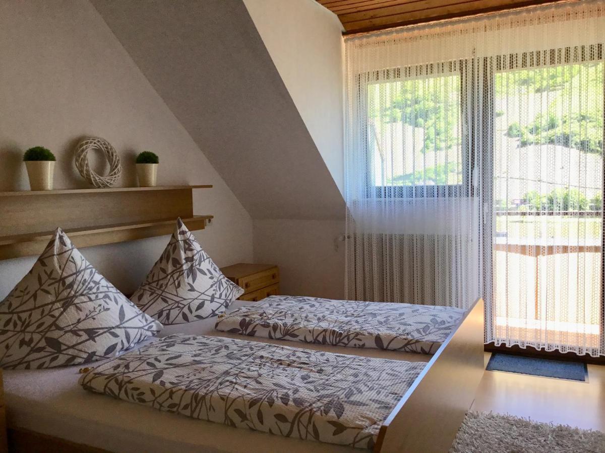 Mosel-Appartements Nehren Zell Eksteriør billede